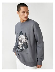 Koton Basic Oversized Sweatshirt with Skull Printed Crew Neck.