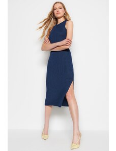 Trendyol Námořnická modrá Maxi pletenina s rozparkem Detailní šaty