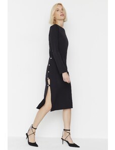 Trendyol Limitovaná edice Černé štěrbinové šaty s detailem