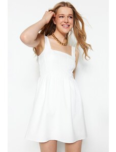 Trendyol bílý pas mini pásek volánkové tkané šaty
