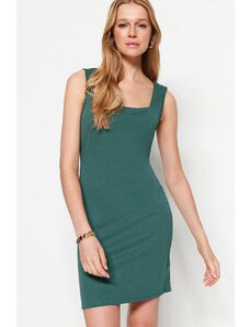 Trendyol zelený čtvercový límec, vypasovaný mini interlock pletené chytré šaty