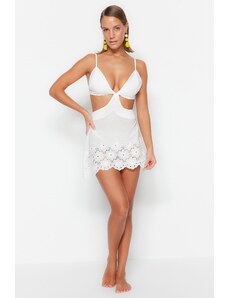 Trendyol bílé vypasované mini tkané výšivkové plážové šaty