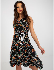 Fashionhunters Černé plátěné květinové šaty s volánem