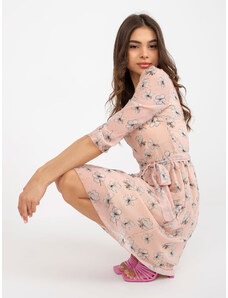 Fashionhunters Světle růžové šaty s květinovým potiskem