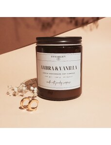 ORNAMENTI Vonná sójová svíčka s pozlacenými náušnicemi | Ambra & Vanilla