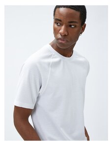 Koton Základní Tričko Tričkový S texturou Raglánový rukáv Slim Fit