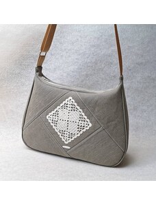 HELLTCHA Béžová riflová kabelka s háčkovanou vsadkou PERLA 11