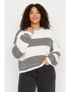 Trendyol Curve Ecru pruhovaný texturovaný pletený svetr s výstřihem