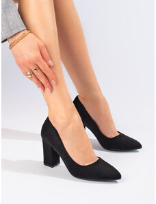 Black women's pumps on the Shelovet post