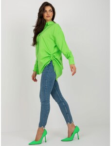 Fashionhunters Světle zelená dámská oversize košile s límečkem