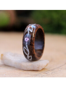 Woodlife Ořechový prsten s magnezitem a krystalem swarovski
