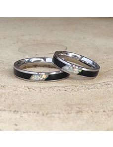 Woodlife snubní prsteny s ebenem a bílým opálem