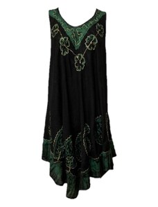 Černé šaty se zelenou batikou a výšivkou
