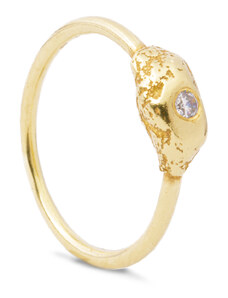 Eliška Lhotská Zlatý zásnubní prsten Artefakt na kroužku od Elišky Lhotské