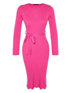 Trendyol růžové midi pletené šaty s páskem detail