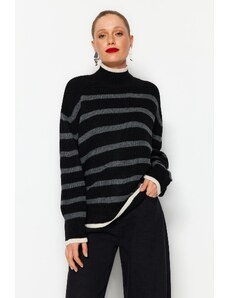 Trendyol černý pruhovaný pletený svetr se širokým vzorem