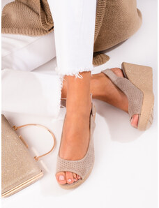 Klasické dámské sandály hnědé na klínku