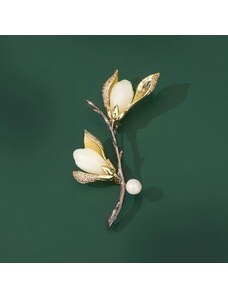 Éternelle Unikátní brož s mléčným opálem a bílou perlou Magnolie