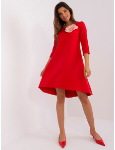 Fashionhunters Červené koktejlové šaty s květinou