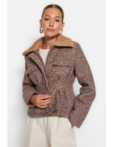 Trendyol Brown Premium Plyšový kabát s límečkem