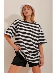 Trend Alaçatı Stili Women's Black Crew Neck Thick Striped Oversize T-Shirt
