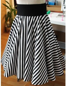Černobílá pruhovaná retro sukně se spodničkami