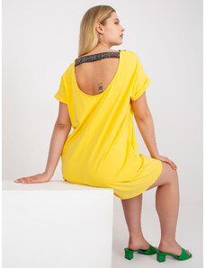 Fashionhunters Žlutá dlouhá halenka větší velikosti s výstřihem do V