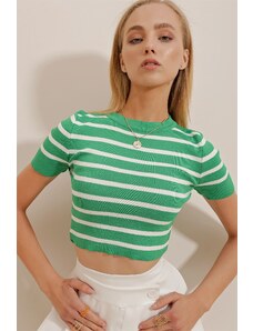 Trend Alaçatı Stili Women's Green Crewneck Striped Crop Knitwear Blouse