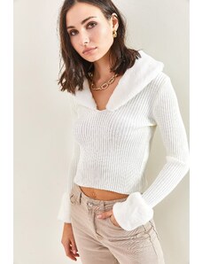 Bianco Lucci Women's Knitwear Sweater With Shearling Fur Sleeves And Collar.