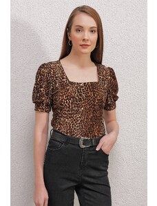 Bigdart 0409 Square Collar Knitted Blouse - C. Brown.