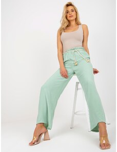 Fashionhunters Světle zelené švédské látkové kalhoty s páskem