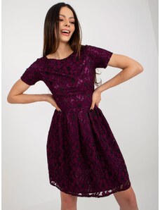 Fashionhunters Tmavě fialové rozevláté koktejlové šaty