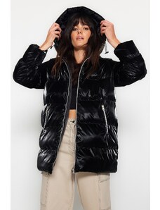 Trendyol Black Premium Oversize lesklý vodoodpudivý kabát s kapucí