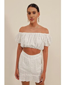 Bigdart 0481 Scalloped Strapless Blouse - White