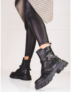 Trendy dámské černé kotníčkové boty na plochém podpatku