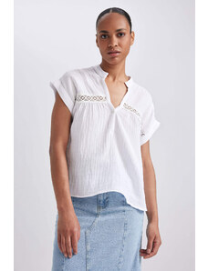 DEFACTO Crop Crew Neck Short Sleeve Blouse