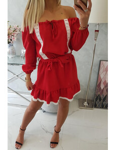 K-Fashion Šaty s odhalenými rameny a krajkou červené barvy