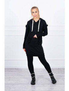 K-Fashion Šaty s ozdobnými volánky a kapucí černé barvy