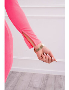 K-Fashion Šaty se zlatým řetízkem růžové neonové