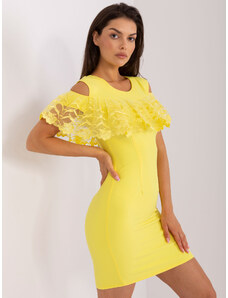 Fashionhunters Žluté mini koktejlové šaty s volánkem