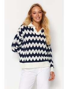 Trendyol Ecru prolamovaný/perforovaný pletený svetr
