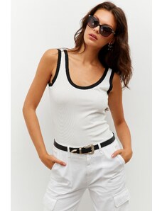Cool & Sexy Women's White Piped Blouse