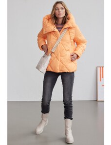 bonprix Prošívaná bunda s kapucí Oranžová