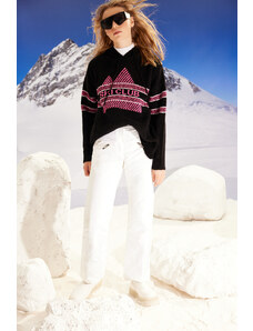 Trendyol Winter Essentials Černý měkký texturovaný vzorovaný pletený svetr Boucle