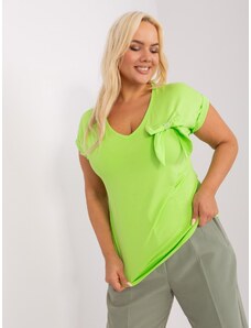 Fashionhunters Světle zelená halenka plus velikosti s výstřihem do V