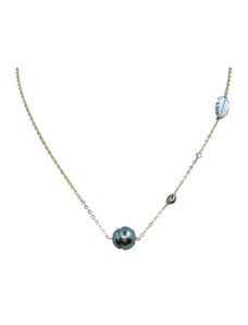 Zlatý náhrdelník s tahitskou perlou, keshi perličkou a lístkem z perlorodky