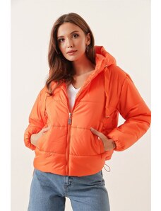 By Saygı Elastická kapsa v pase s kapucí s podšívkou Péřový kabát oranžový