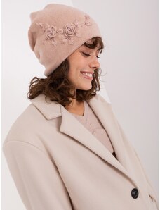 Fashionhunters Zaprášená růžová zimní čepice s výšivkou