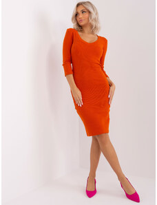 Fashionhunters Tmavě oranžové žebrované basic šaty Kim RUE PARIS