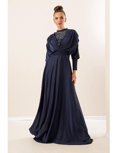 By Saygı Saténové dlouhé šaty s nabíranými rukávy, detailem knoflíků, vpředu s podšívkou a korálky